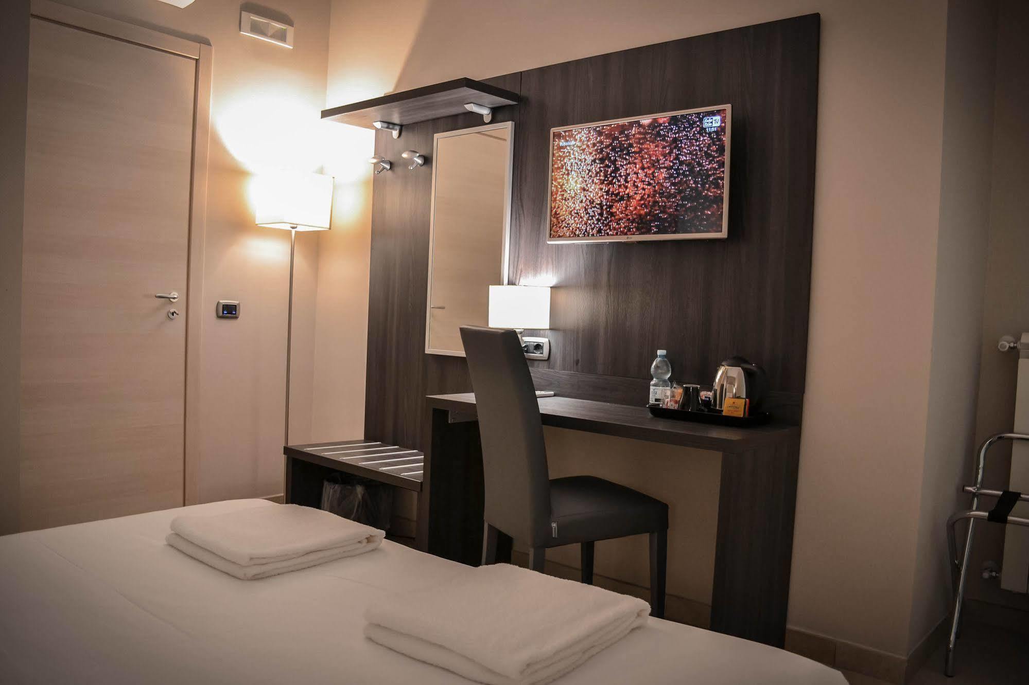 Brain Rooms & Suite Pagani Exterior foto